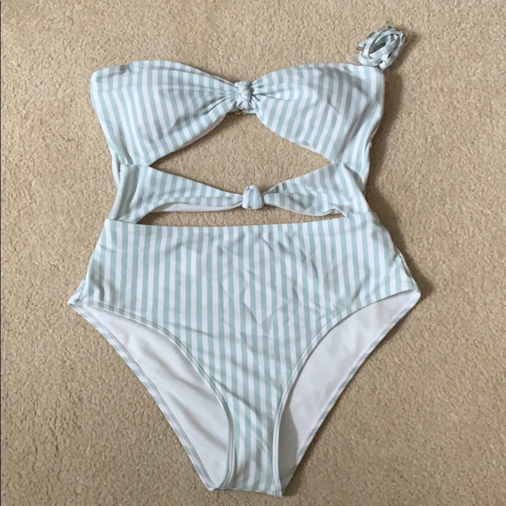COPY - One piece strapless bathing suit